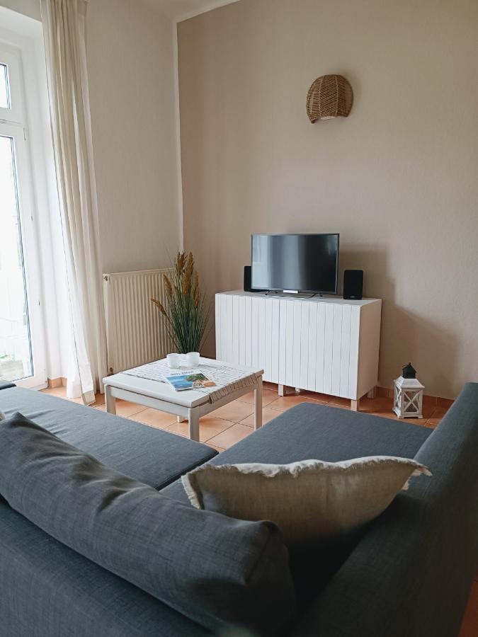 Ferienwohnung Strandmuschel In Der Villa Daheim In Juliusruh Breege Bagian luar foto